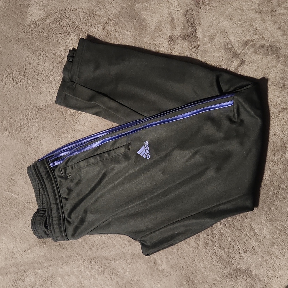 Addidas pants size M gently used